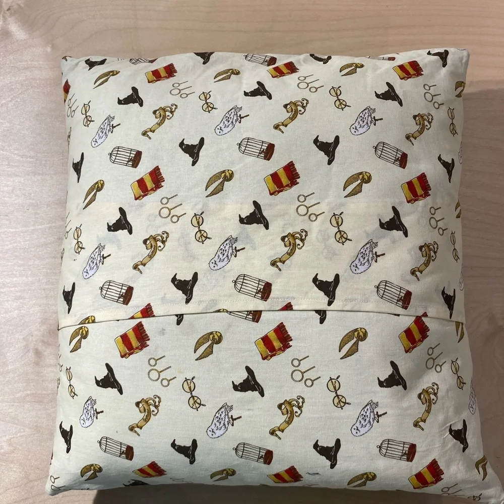 Hand Crafted Hogwarts House Crest Pillow - Multicolor (NX)
